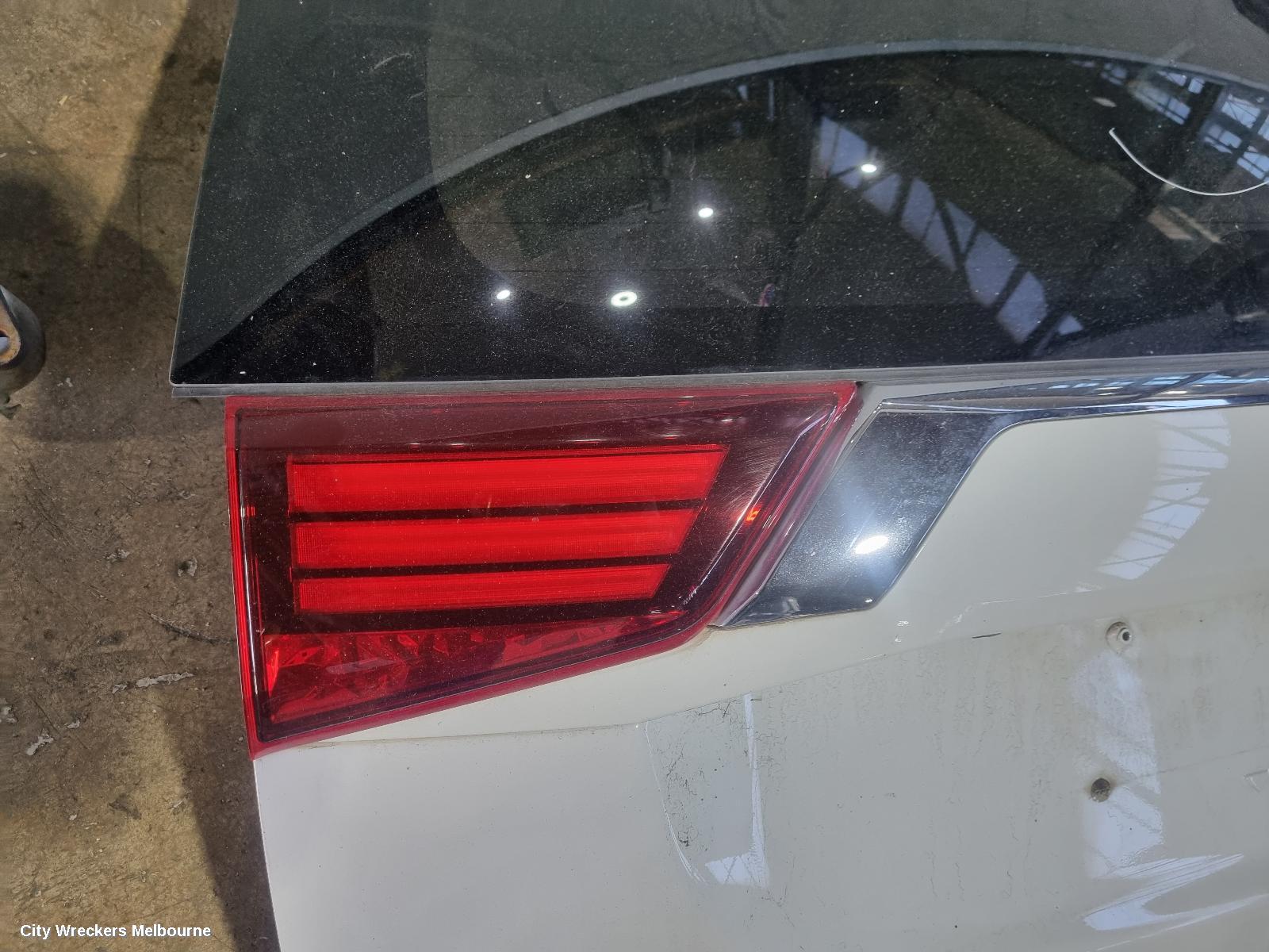 MITSUBISHI OUTLANDER REAR GARNISH, TAILGATE LAMP (LH SIDE), ZK-ZL, 04/2015 - 07/2021