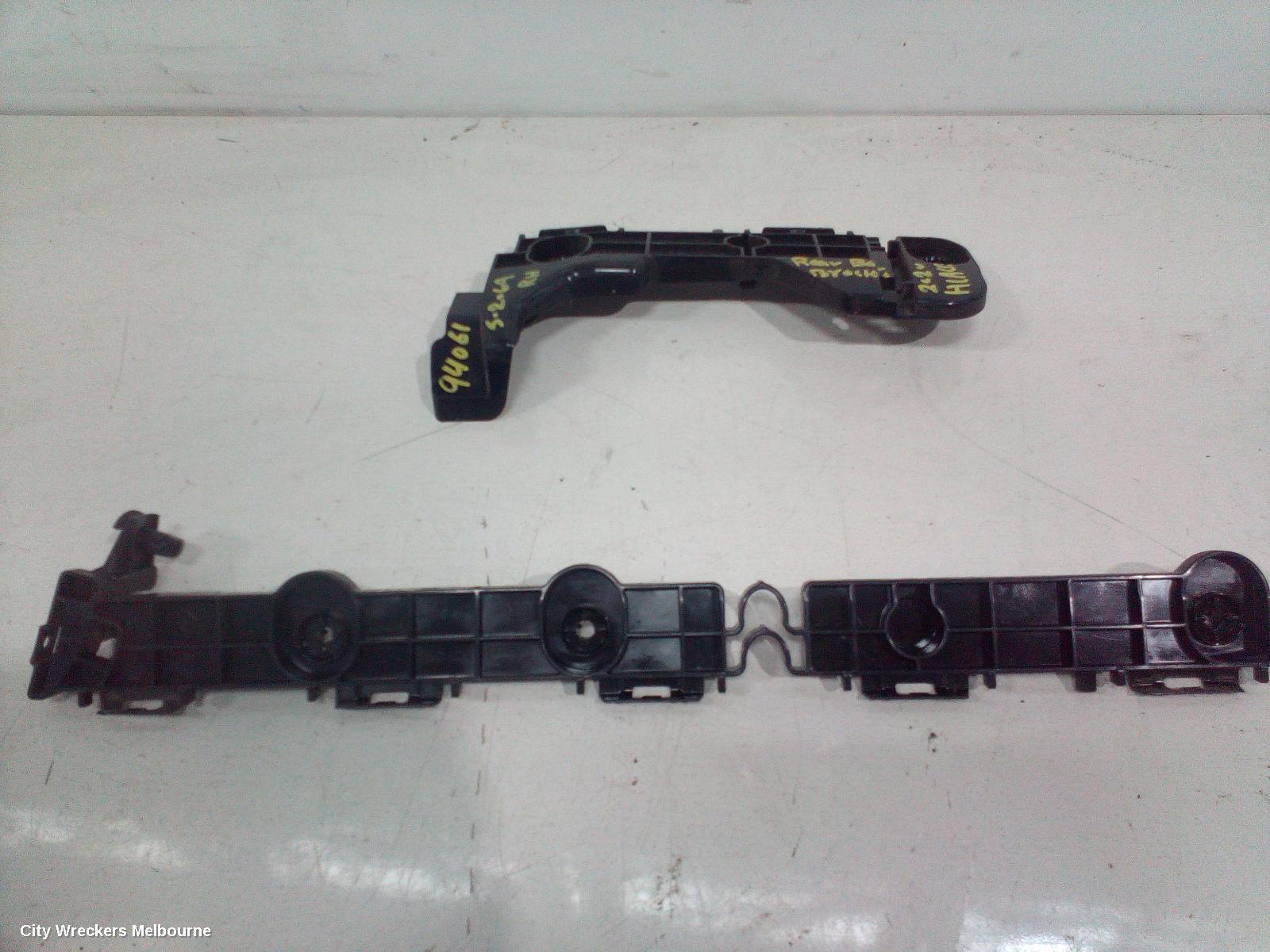 TOYOTA HIACE, 300 SERIES, 02/2019 ONWARDS, RHR BAR BRAKET: 94061