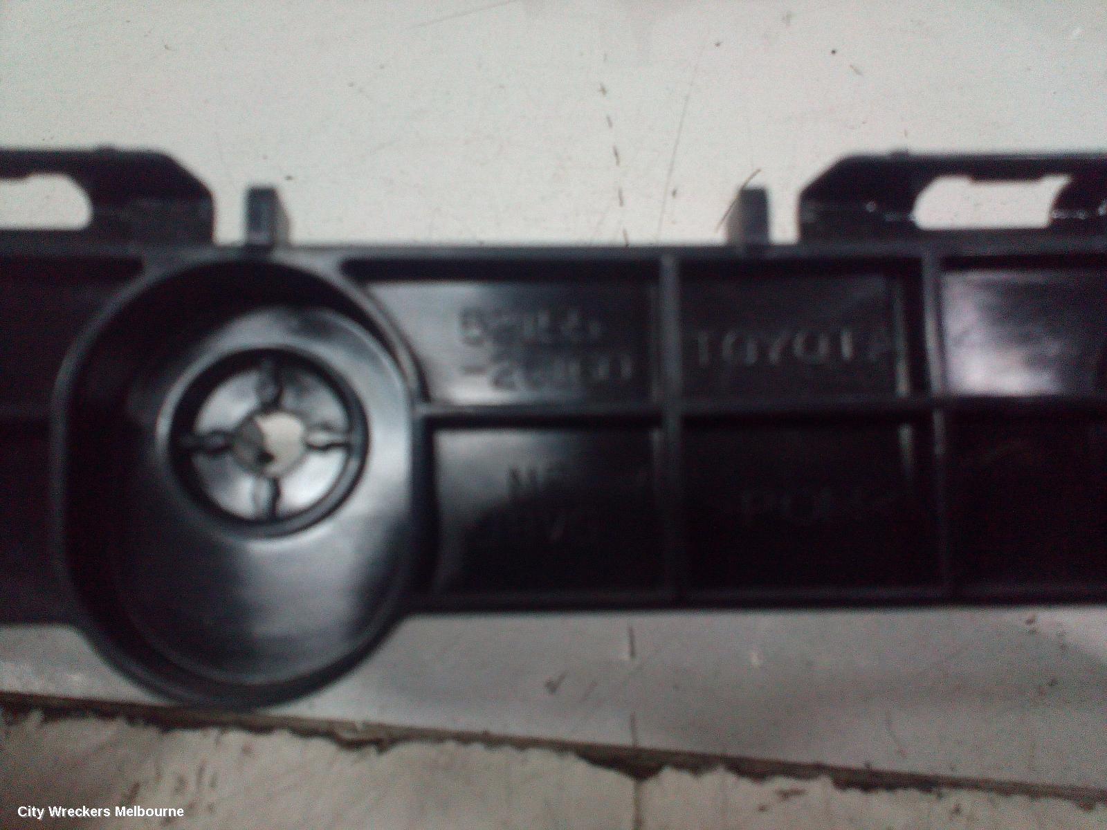 TOYOTA HIACE, 300 SERIES, 02/2019 ONWARDS, RHR BAR BRAKET: 94061