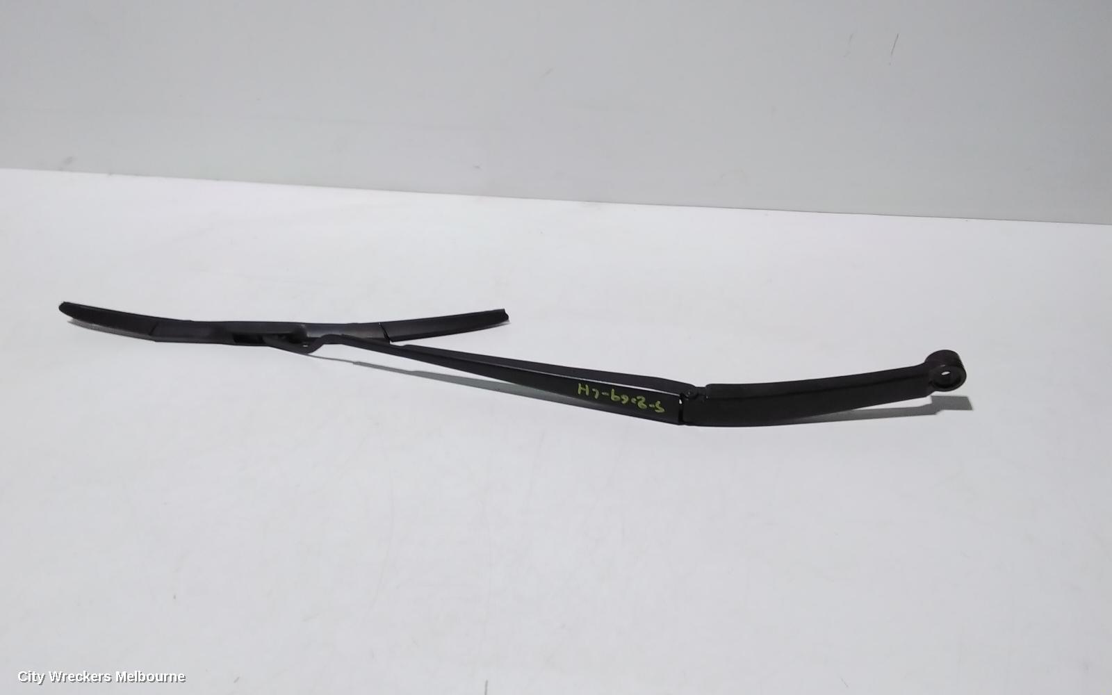TOYOTA HIACE WIPER ARM, FRONT (LH SIDE), 300 SERIES, 04/2019 ONWARDS