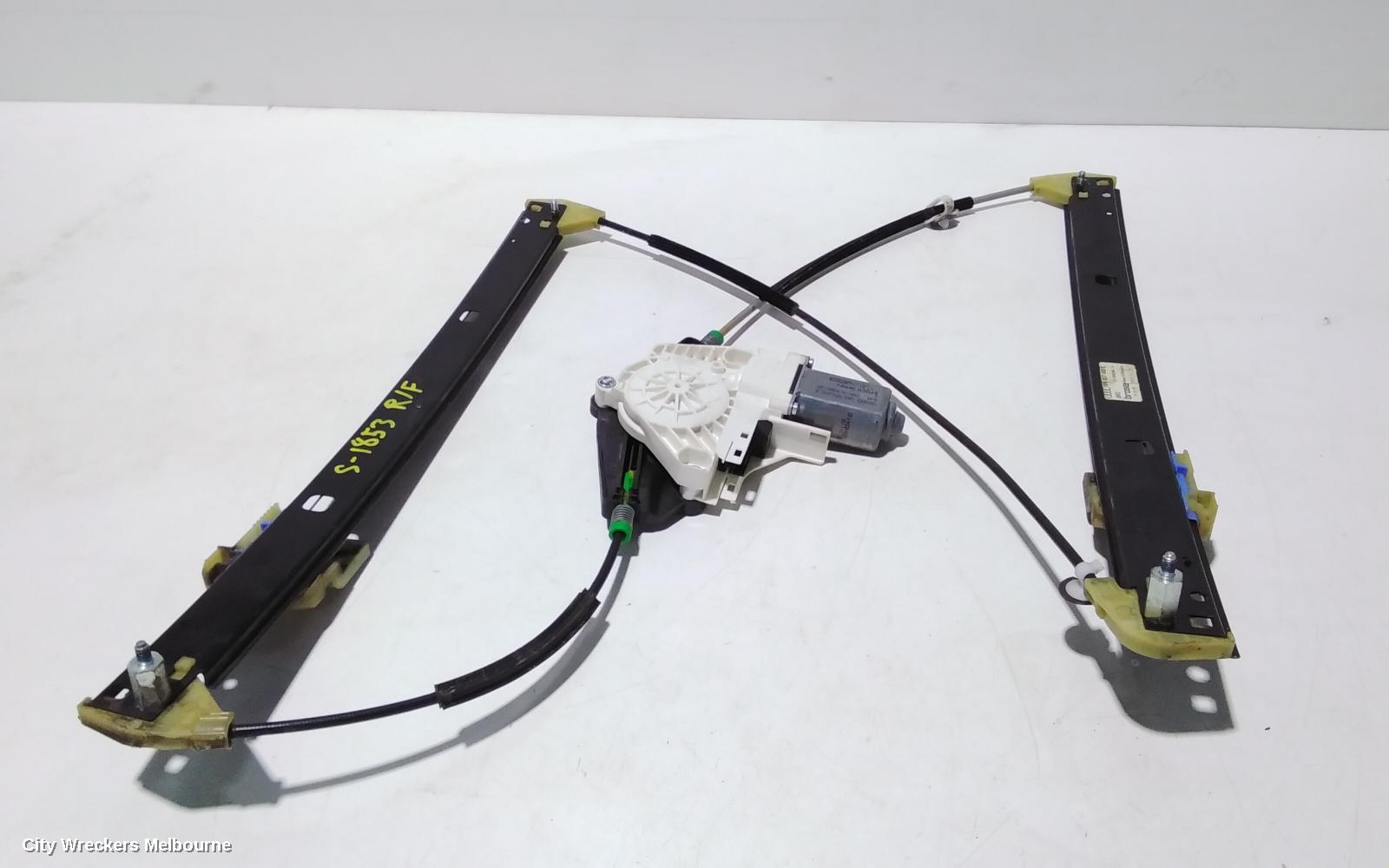 AUDI Q5 RIGHT FRONT WINDOW REG/MOTOR, 8R, 03/2009 - 01/2017