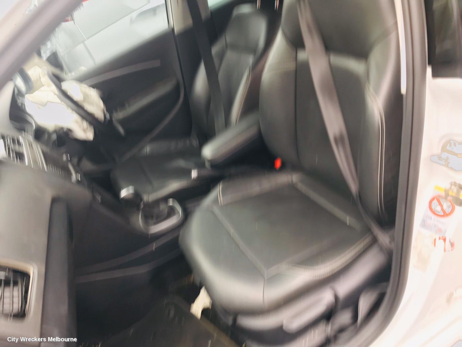 VOLKSWAGEN POLO LEFT FRONT DOOR WINDOW, 6R, 5DR HATCH, 05/2014 - 09/2017