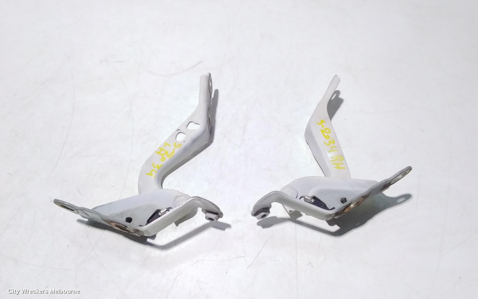 TOYOTA HIACE BONNET HINGE/STRUT, HINGES (PAIR), TRH/KDH, 03/2005 - 04/2019