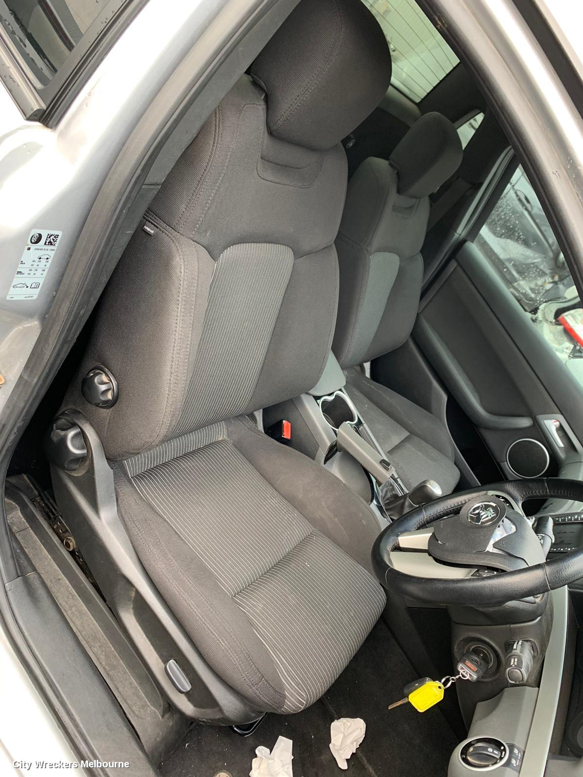 HOLDEN COMMODORE ENGINE COVER, 3.6, LFX, VE, 08/2009 - 04/2013