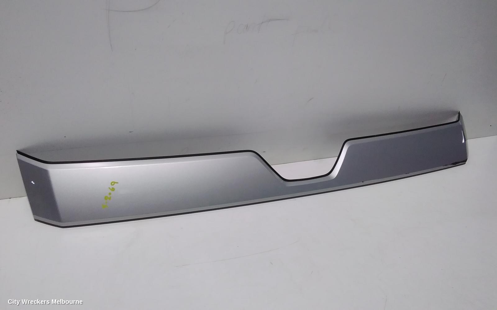 TOYOTA HIACE, 300 SERIES, 02/2019 ONWARDS, BONNET MOULD: 94191