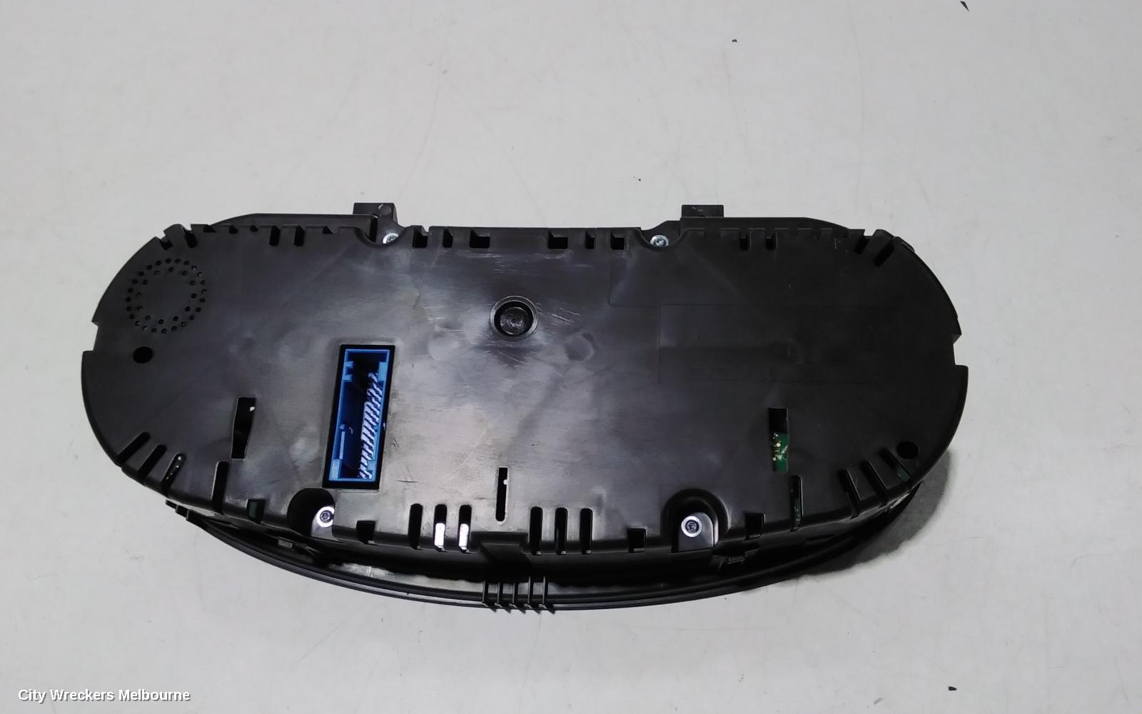 VOLKSWAGEN CADDY INSTRUMENT CLUSTER, P/N 2K0920876F, 2K, 08/2010 - 06/2015