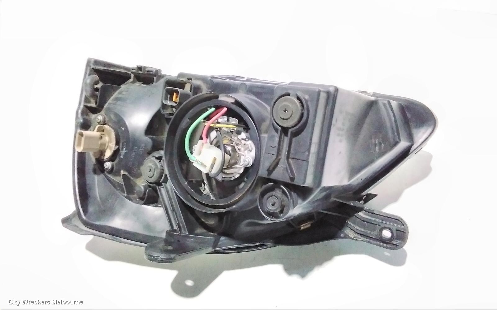 KIA RIO RIGHT HEADLAMP, DC, ORANGE BULB TYPE, 09/2002 - 07/2005