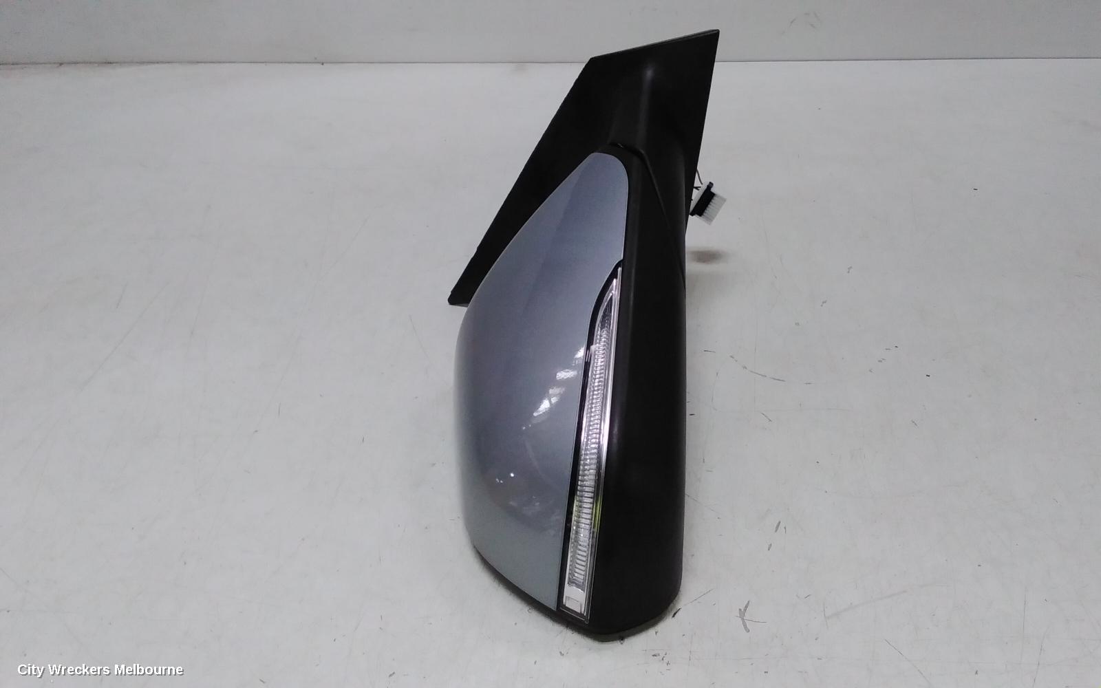 HYUNDAI SONATA RIGHT DOOR MIRROR, LF, COLOUR CODED, POWER FOLDING, NON HEATED & NON PUDDLE LAMP TYPE, 10/2014 - 07/2017