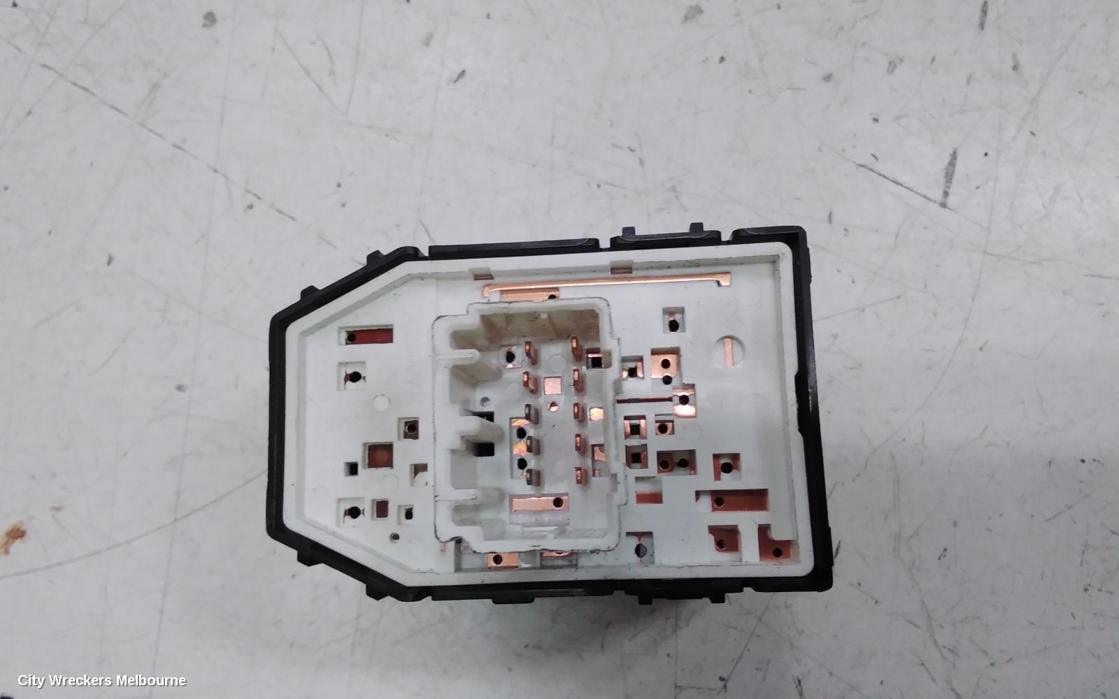 HYUNDAI SONATA PWR DR WIND SWITCH, RH FRONT (MASTER SWITCH), LF, 01/2015 - 01/2020
