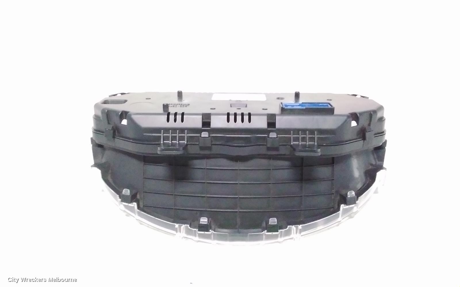 HOLDEN EQUINOX INSTRUMENT CLUSTER, PETROL TYPE, EQ, 09/2017 - 12/2020