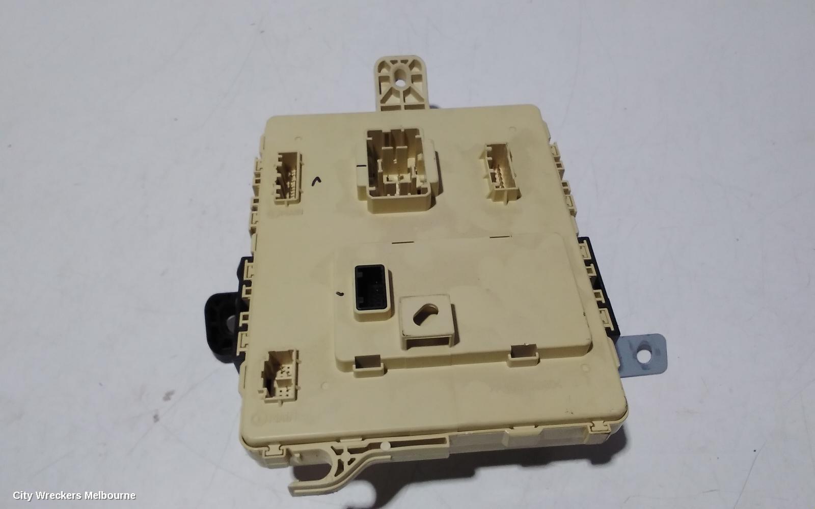 HYUNDAI GENESIS FUSE BOX, UNDER DASH, DH, 11/2014 - 01/2018