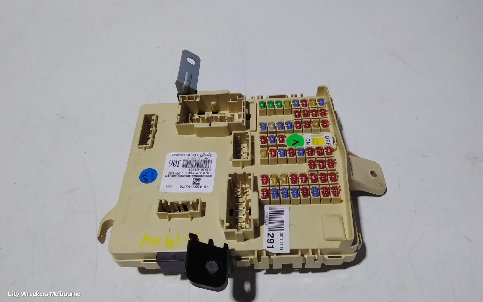 HYUNDAI GENESIS FUSE BOX, UNDER DASH, DH, 11/2014 - 01/2018