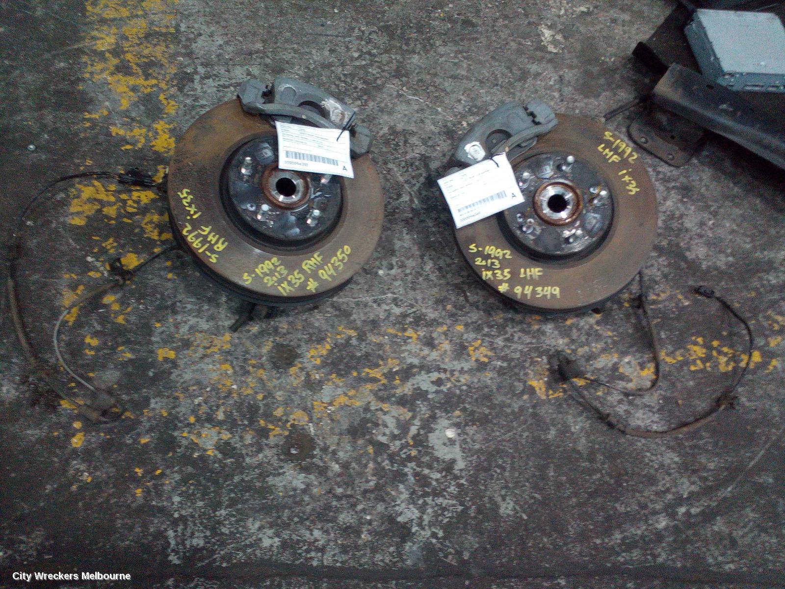 HYUNDAI IX35 RIGHT FRONT HUB ASSEMBLY, LM SERIES, 4WD, PETROL, 11/2009 - 01/2016