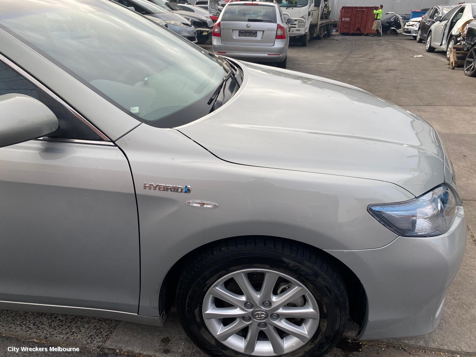 TOYOTA CAMRY REAR GARNISH, BOOTLID LAMP (RH SIDE), HYBRID, LED TYPE, AHV40, 12/2009 - 11/2011