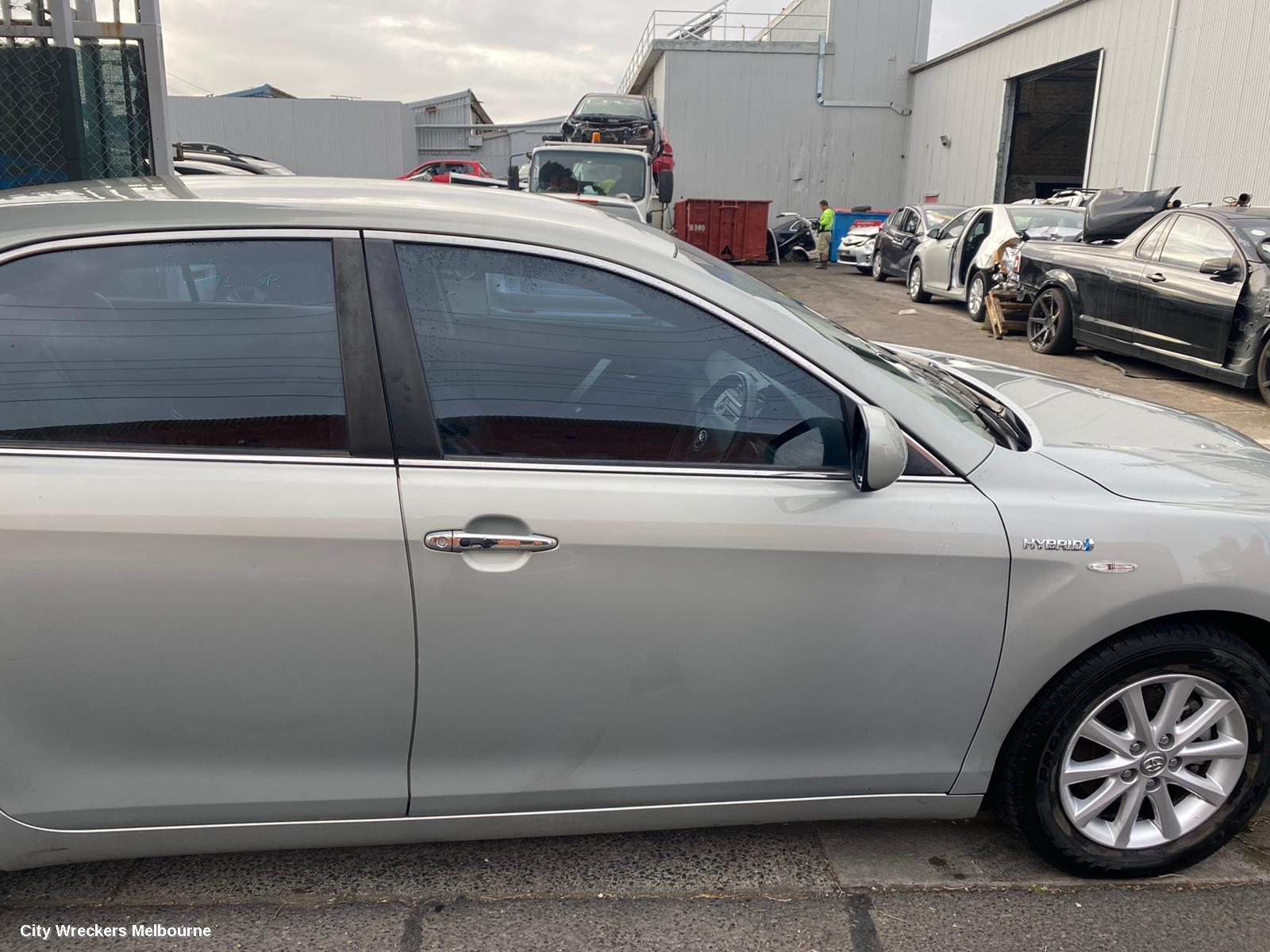 TOYOTA CAMRY REAR GARNISH, BOOTLID LAMP (RH SIDE), HYBRID, LED TYPE, AHV40, 12/2009 - 11/2011