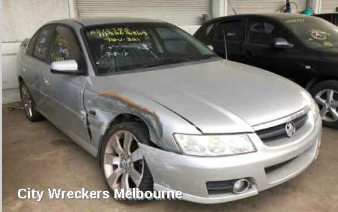 HOLDEN COMMODORE RIGHT HEADLAMP, VZ, ADVENTRA/BERLINA, PROJECTOR TYPE (CHROME), 08/2004 - 09/2007