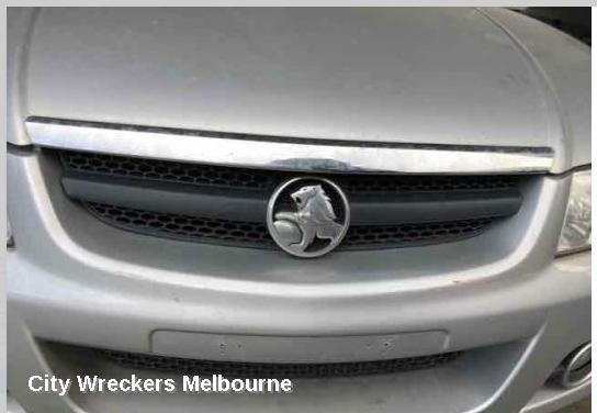 HOLDEN COMMODORE RIGHT HEADLAMP, VZ, ADVENTRA/BERLINA, PROJECTOR TYPE (CHROME), 08/2004 - 09/2007