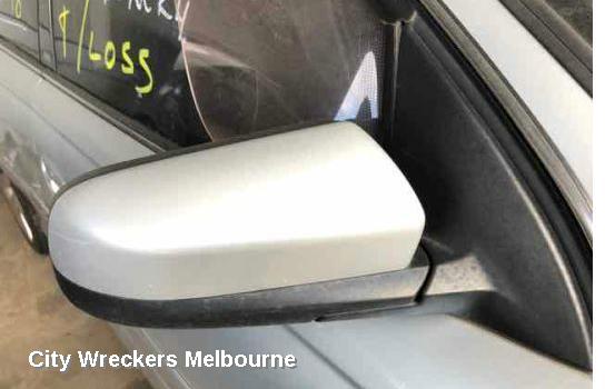 HOLDEN COMMODORE RIGHT HEADLAMP, VZ, ADVENTRA/BERLINA, PROJECTOR TYPE (CHROME), 08/2004 - 09/2007