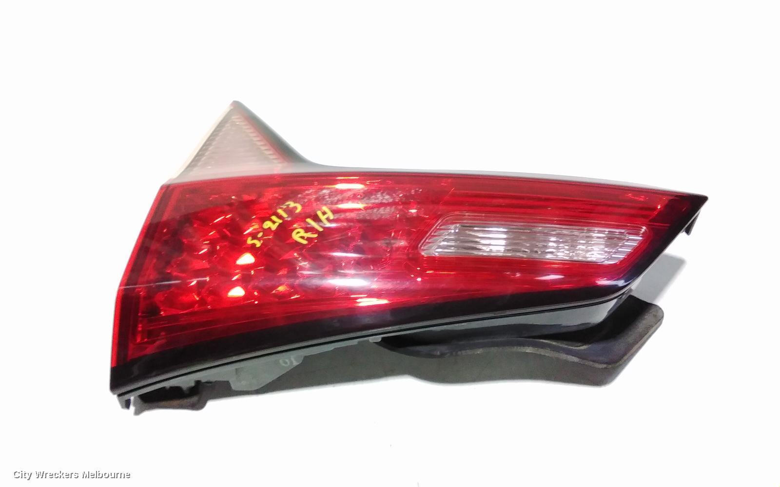 HONDA HRV REAR GARNISH, TAILGATE LAMP (RH SIDE), RU5, VTI, LED, NON OPTICAL GUIDE TYPE, 12/2014 - 06/2018