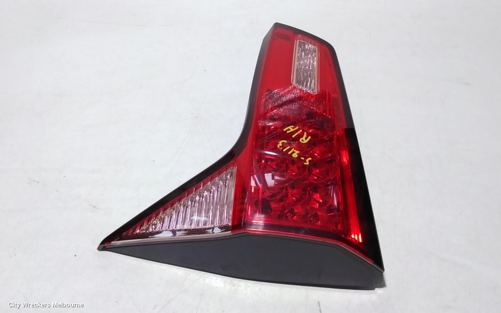 HONDA HRV REAR GARNISH, TAILGATE LAMP (RH SIDE), RU5, VTI, LED, NON OPTICAL GUIDE TYPE, 12/2014 - 06/2018