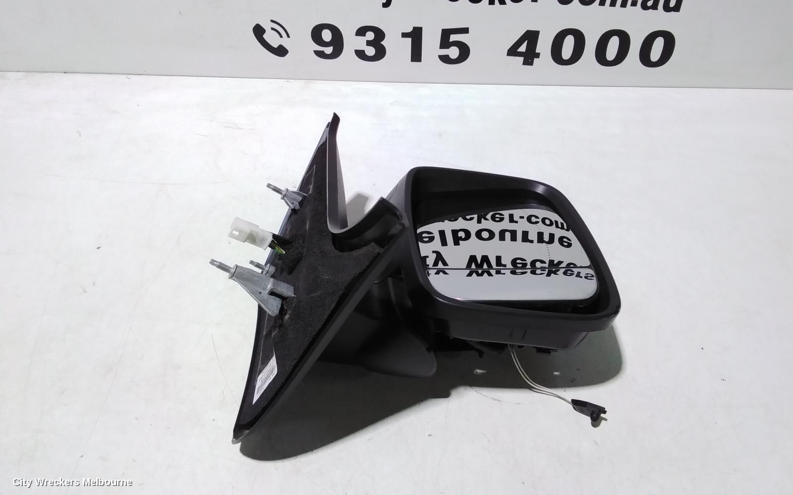 MITSUBISHI EXPRESS RIGHT DOOR MIRROR, SN, BLACK TYPE, 03/2020 ONWARDS
