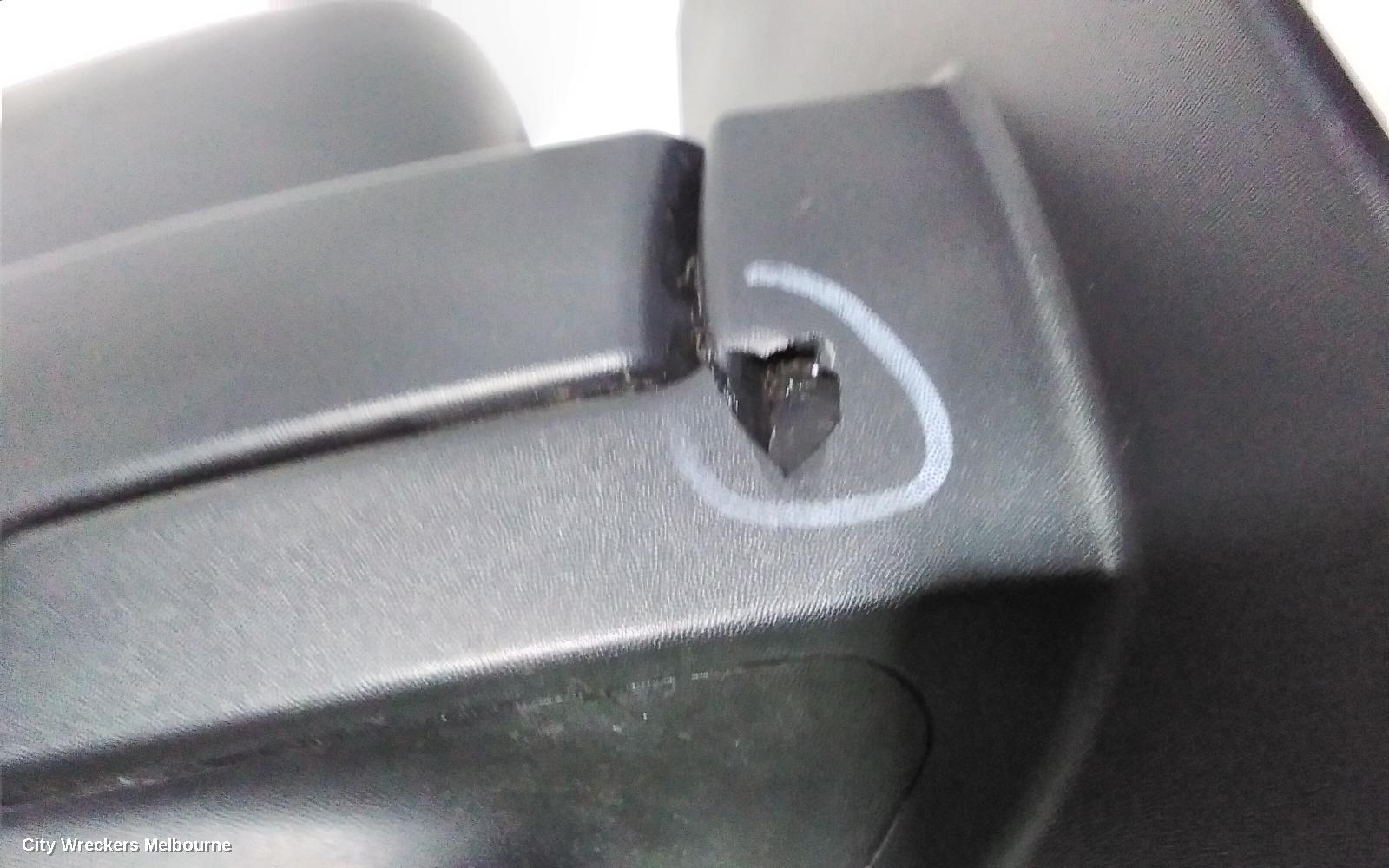 MITSUBISHI EXPRESS RIGHT DOOR MIRROR, SN, BLACK TYPE, 03/2020 ONWARDS