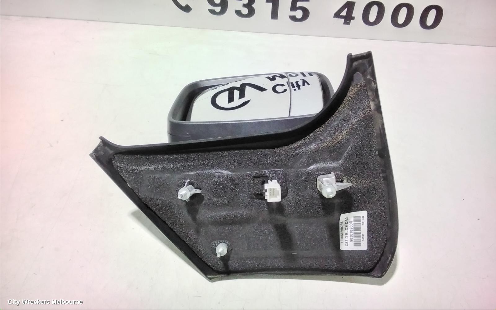 MITSUBISHI EXPRESS RIGHT DOOR MIRROR, SN, BLACK TYPE, 03/2020 ONWARDS