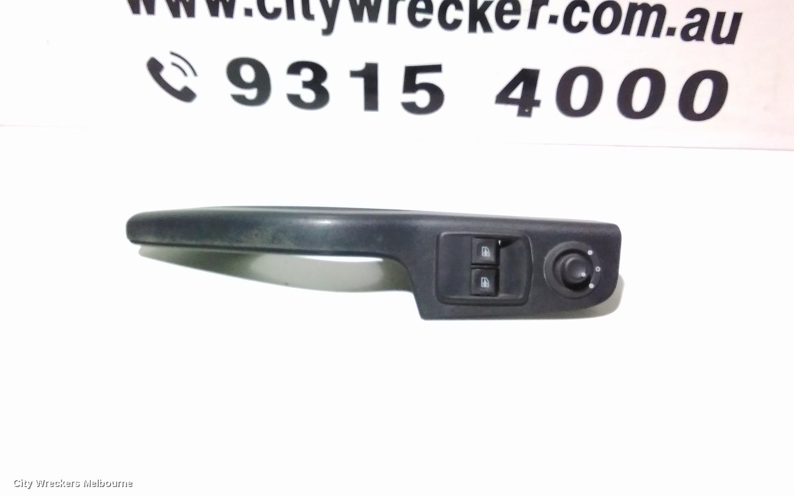 MITSUBISHI EXPRESS PWR DR WIND SWITCH, SN, RH FRONT (MASTER SWITCH), 03/2020 - 12/2022