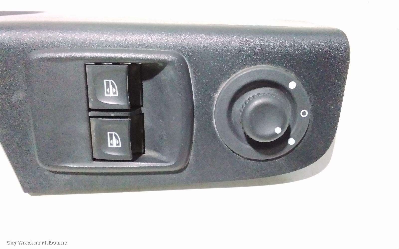 MITSUBISHI EXPRESS PWR DR WIND SWITCH, SN, RH FRONT (MASTER SWITCH), 03/2020 - 12/2022