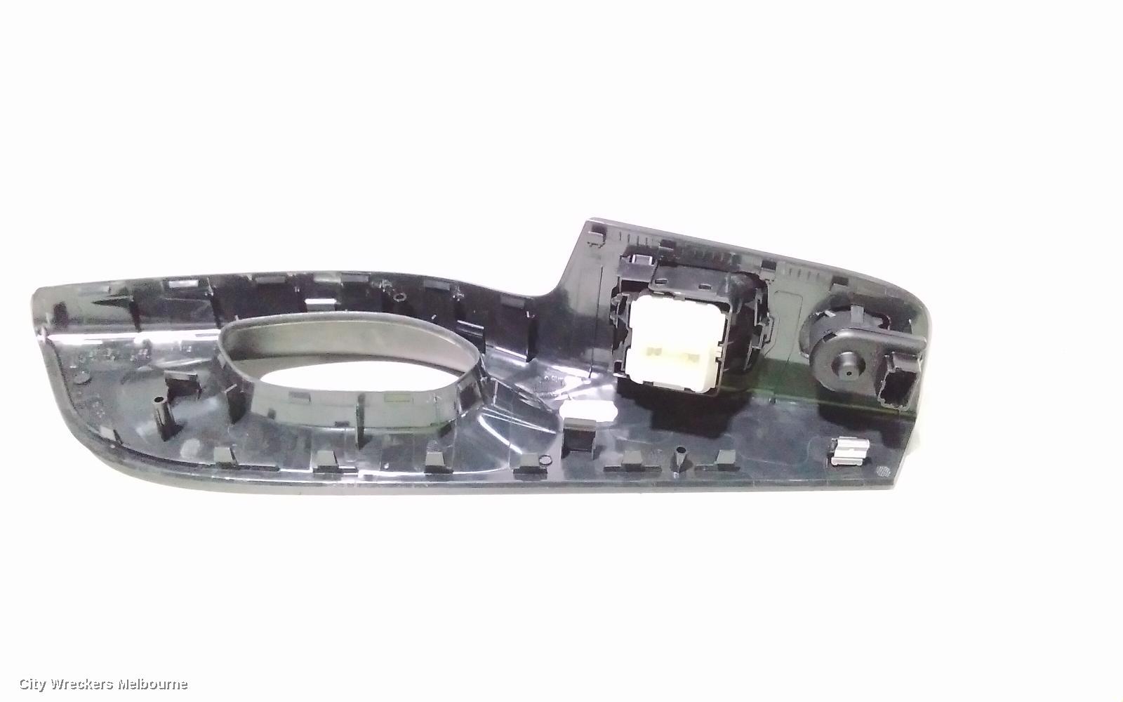 MITSUBISHI EXPRESS PWR DR WIND SWITCH, SN, RH FRONT (MASTER SWITCH), 03/2020 - 12/2022