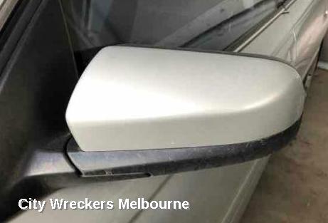 HOLDEN COMMODORE RIGHT HEADLAMP, VZ, ADVENTRA/BERLINA, PROJECTOR TYPE (CHROME), 08/2004 - 09/2007