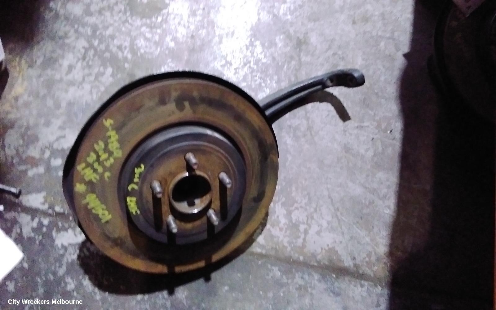 CHRYSLER 300C LEFT FRONT HUB ASSEMBLY, LX2, 07/2012 - 12/2021