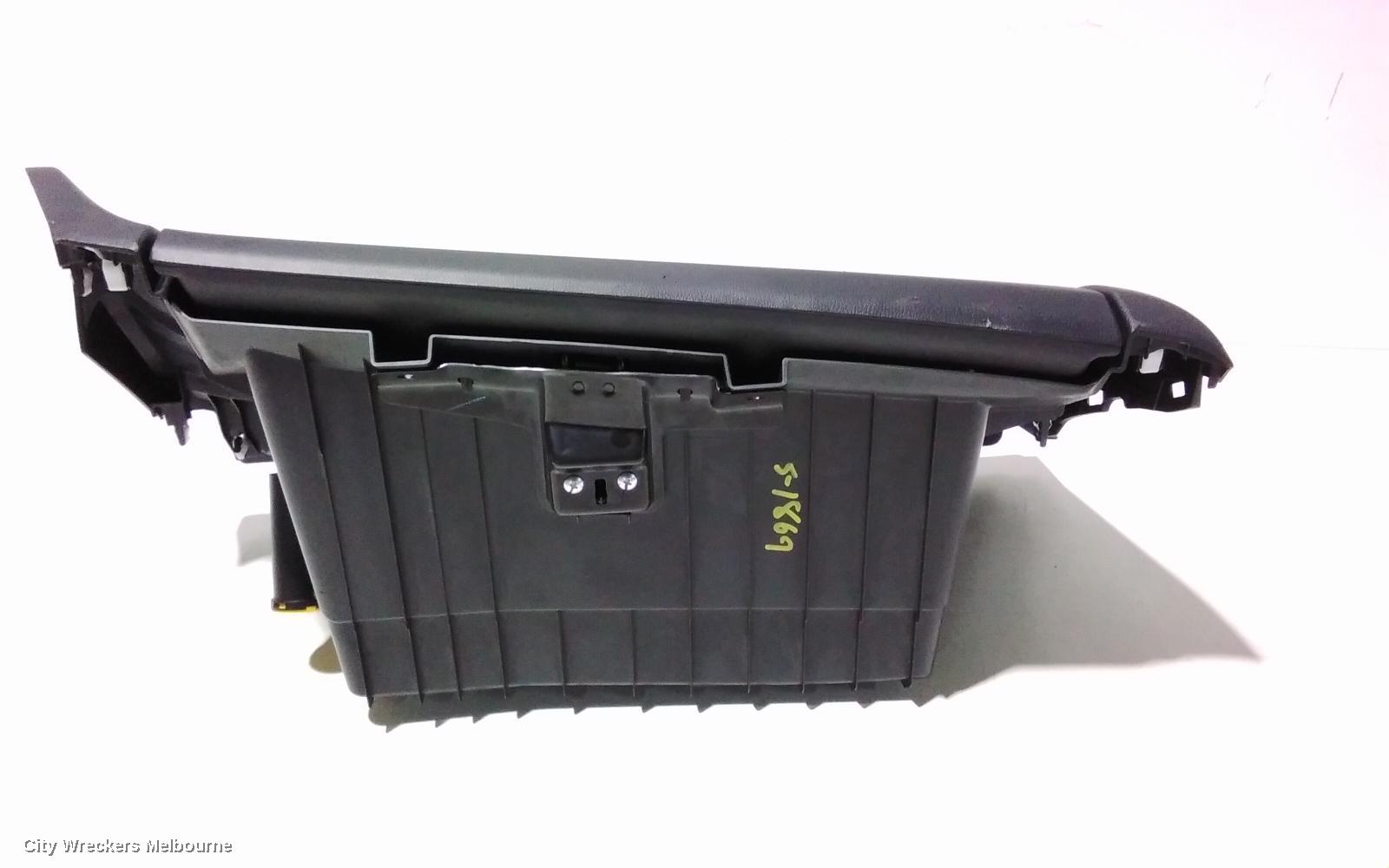 HONDA HRV GLOVE BOX, RU, 12/2014 - 10/2021