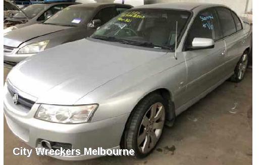 HOLDEN COMMODORE RIGHT HEADLAMP, VZ, ADVENTRA/BERLINA, PROJECTOR TYPE (CHROME), 08/2004 - 09/2007