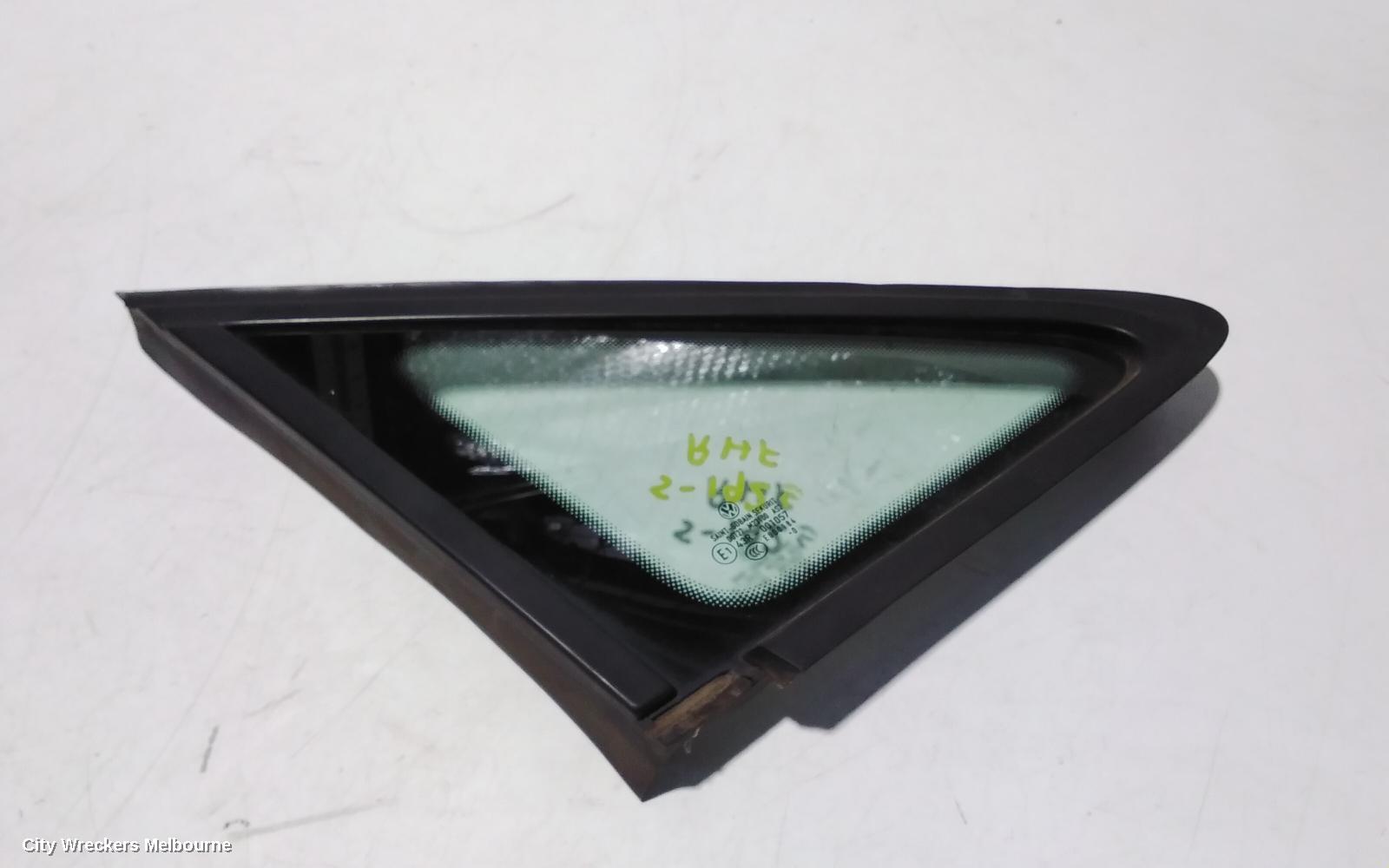 VOLKSWAGEN CADDY RIGHT FRONT 1/4 DOOR GLASS, 2K, IN BODY, 12/2004 - 06/2015