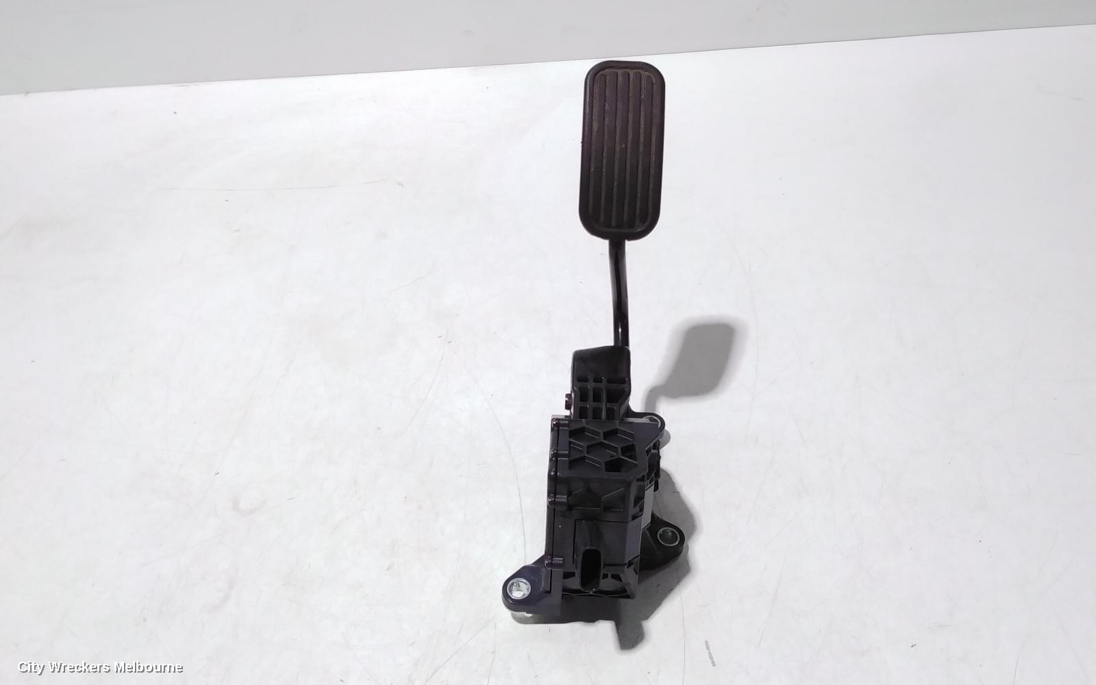 TOYOTA HIACE PEDAL ASSEMBLY, 300 SERIES, 02/2019 ONWARDS
