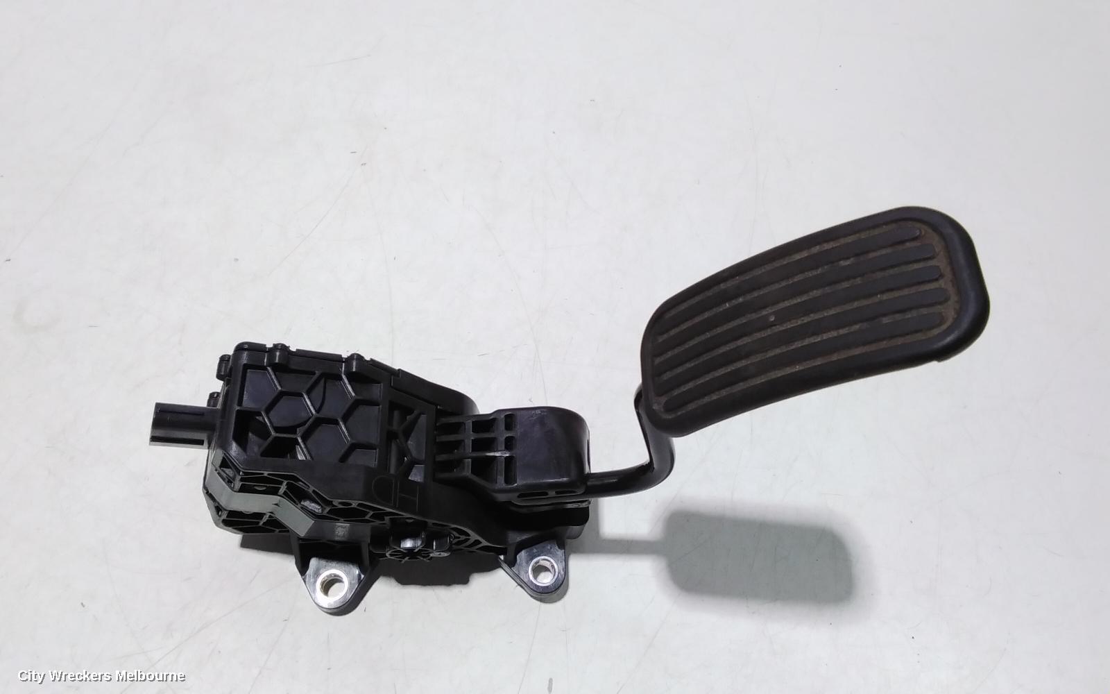 TOYOTA HIACE PEDAL ASSEMBLY, 300 SERIES, 02/2019 ONWARDS