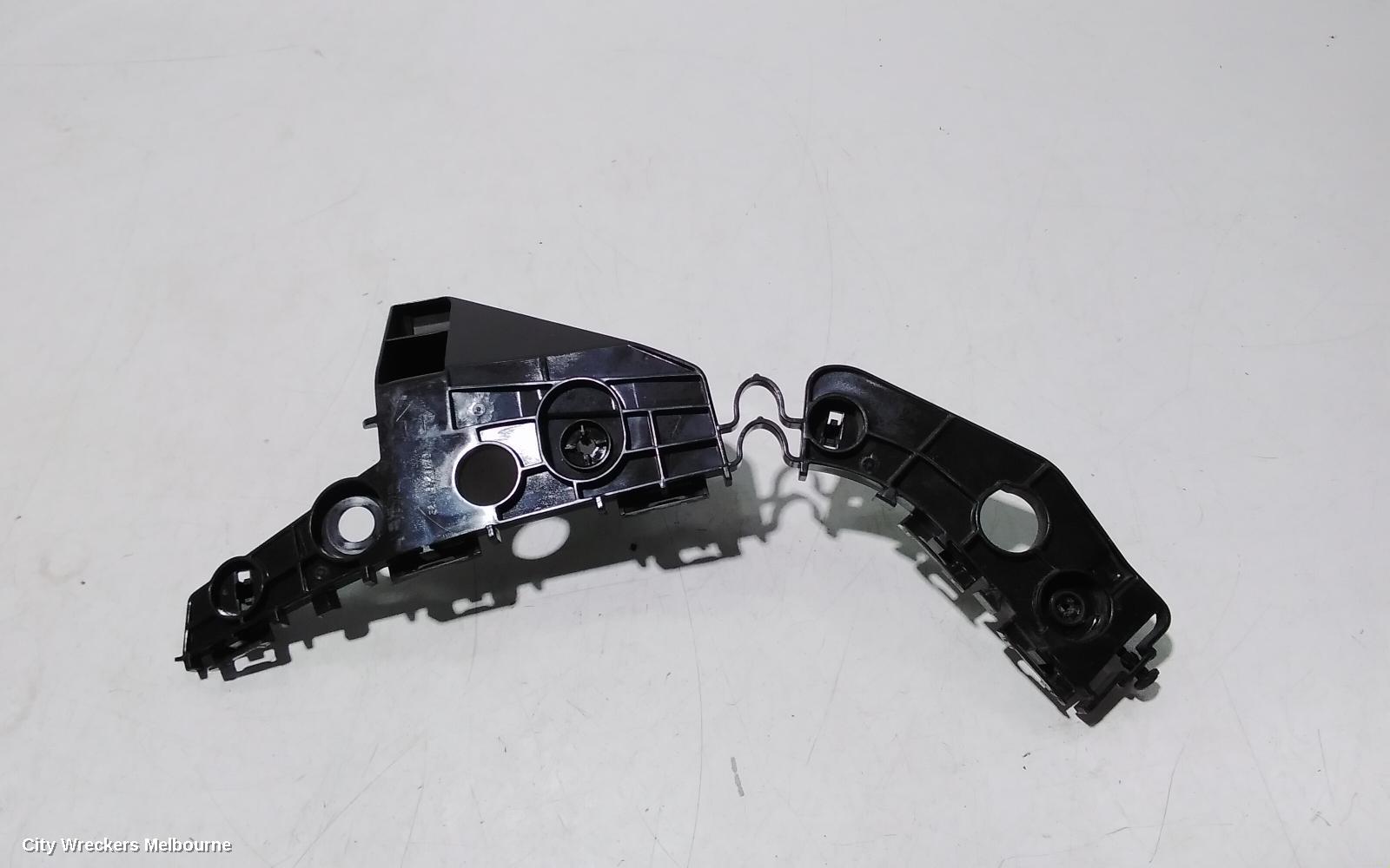TOYOTA HIACE, 300 SERIES, 02/2019 ONWARDS, RHF BAR SLIDER: 94824