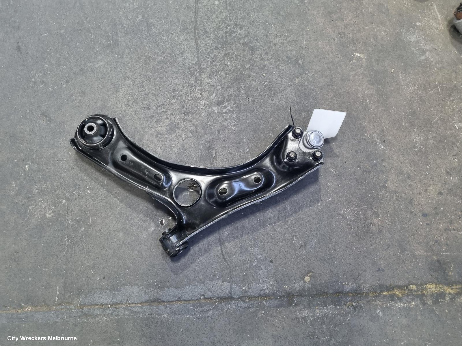 HYUNDAI SONATA RIGHT FRONT LOWER CONTROL ARM, IRON TYPE, LF, 10/2014 - 07/2016