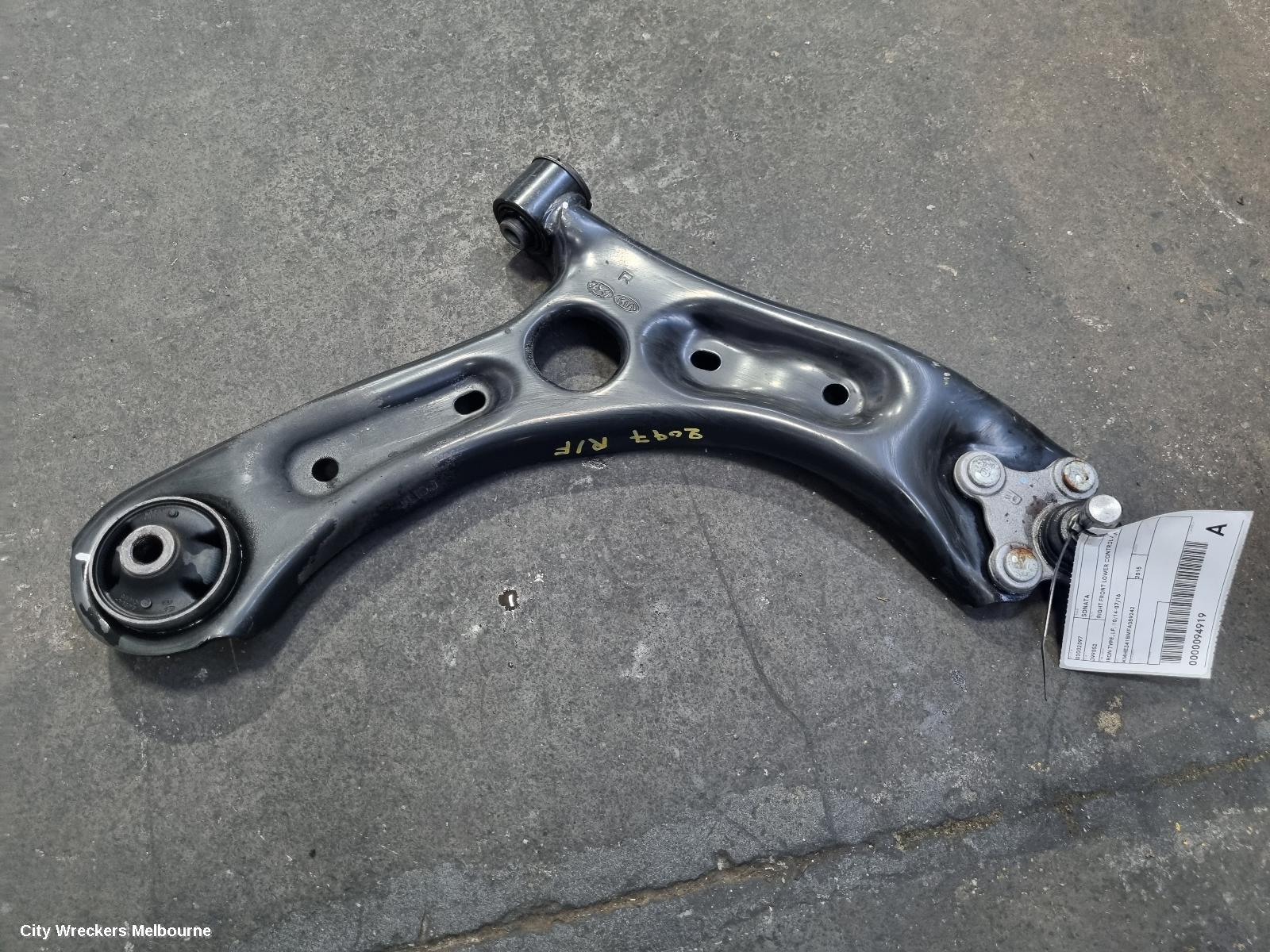 HYUNDAI SONATA RIGHT FRONT LOWER CONTROL ARM, IRON TYPE, LF, 10/2014 - 07/2016