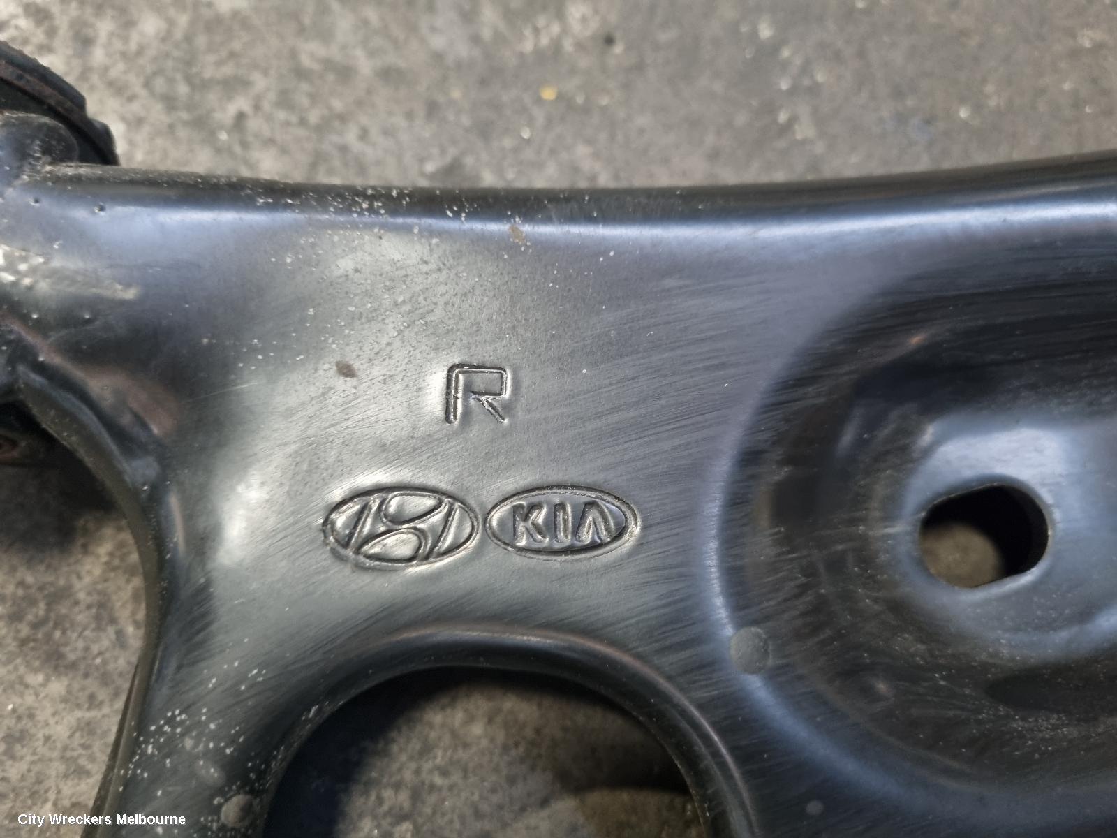 HYUNDAI SONATA RIGHT FRONT LOWER CONTROL ARM, IRON TYPE, LF, 10/2014 - 07/2016