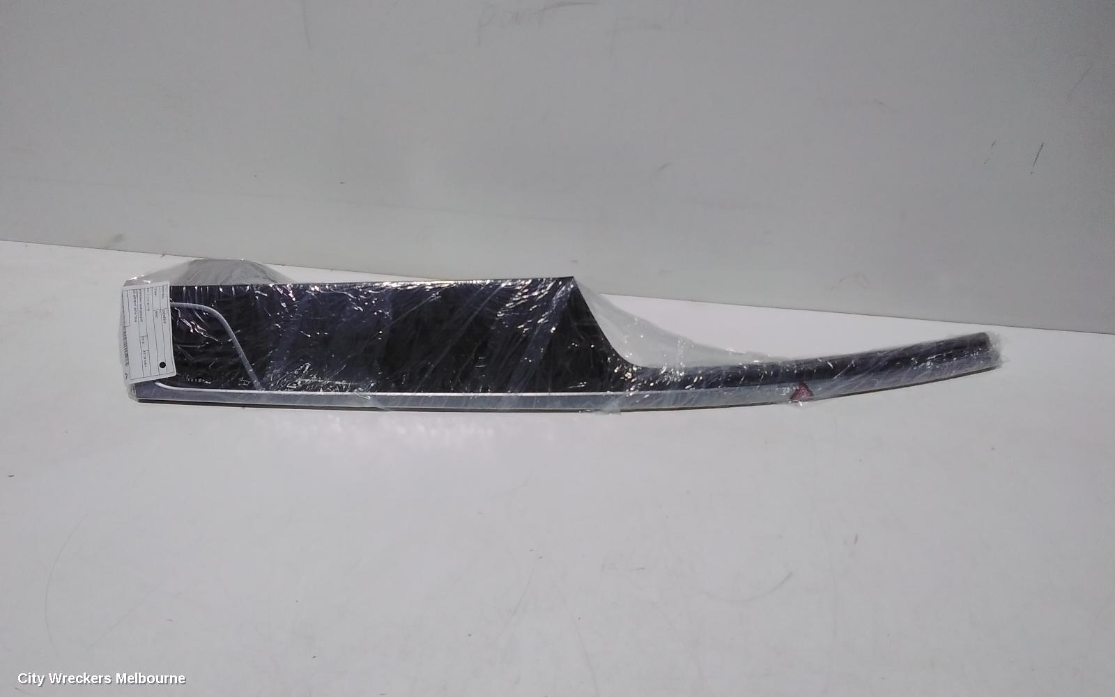 HYUNDAI GENESIS, DH, 11/2014 - 01/2018, LH AIRVENT WITH TRIM: 94923