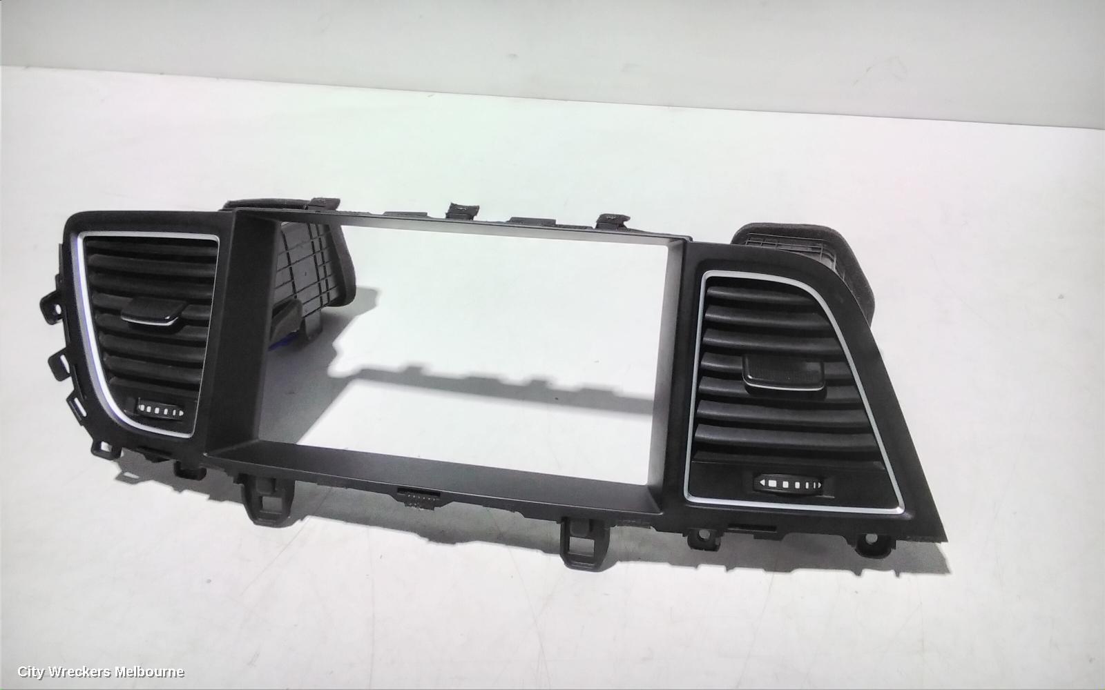 HYUNDAI GENESIS, DH, 11/2014 - 01/2018, CENTER AIRVENT: 94924