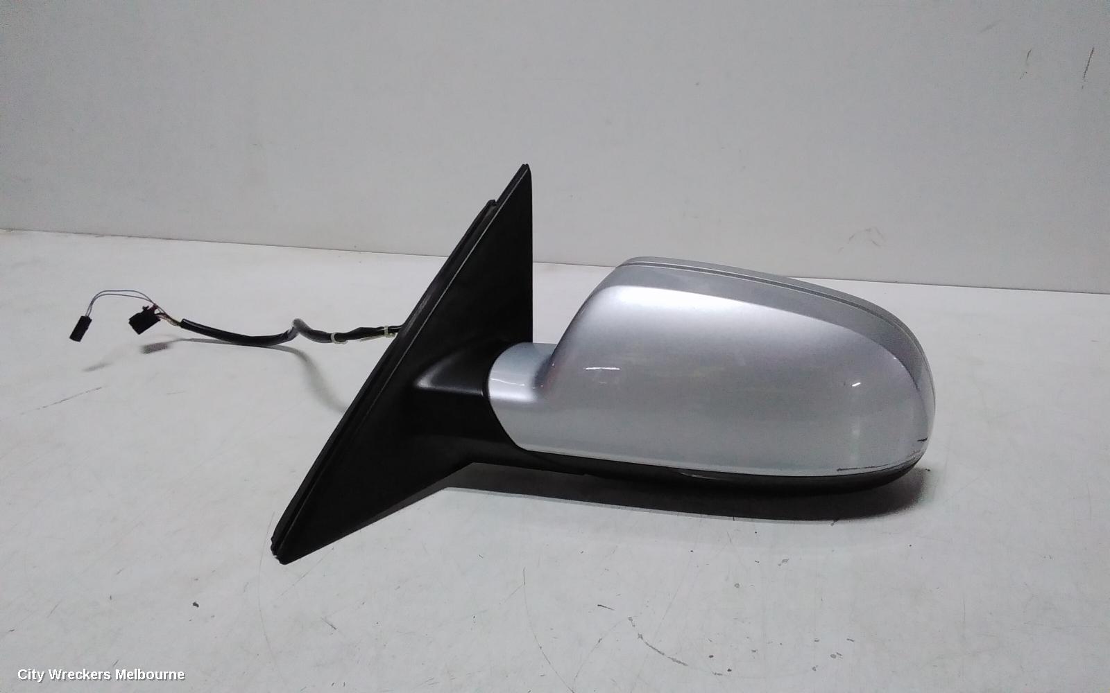 AUDI A4 LEFT DOOR MIRROR, B8 8K, A4, MANUAL FOLD, NO LANE CHANGE ASSIST TYPE, 1 PLUG (6 WIRE), 02/2008 - 05/2009