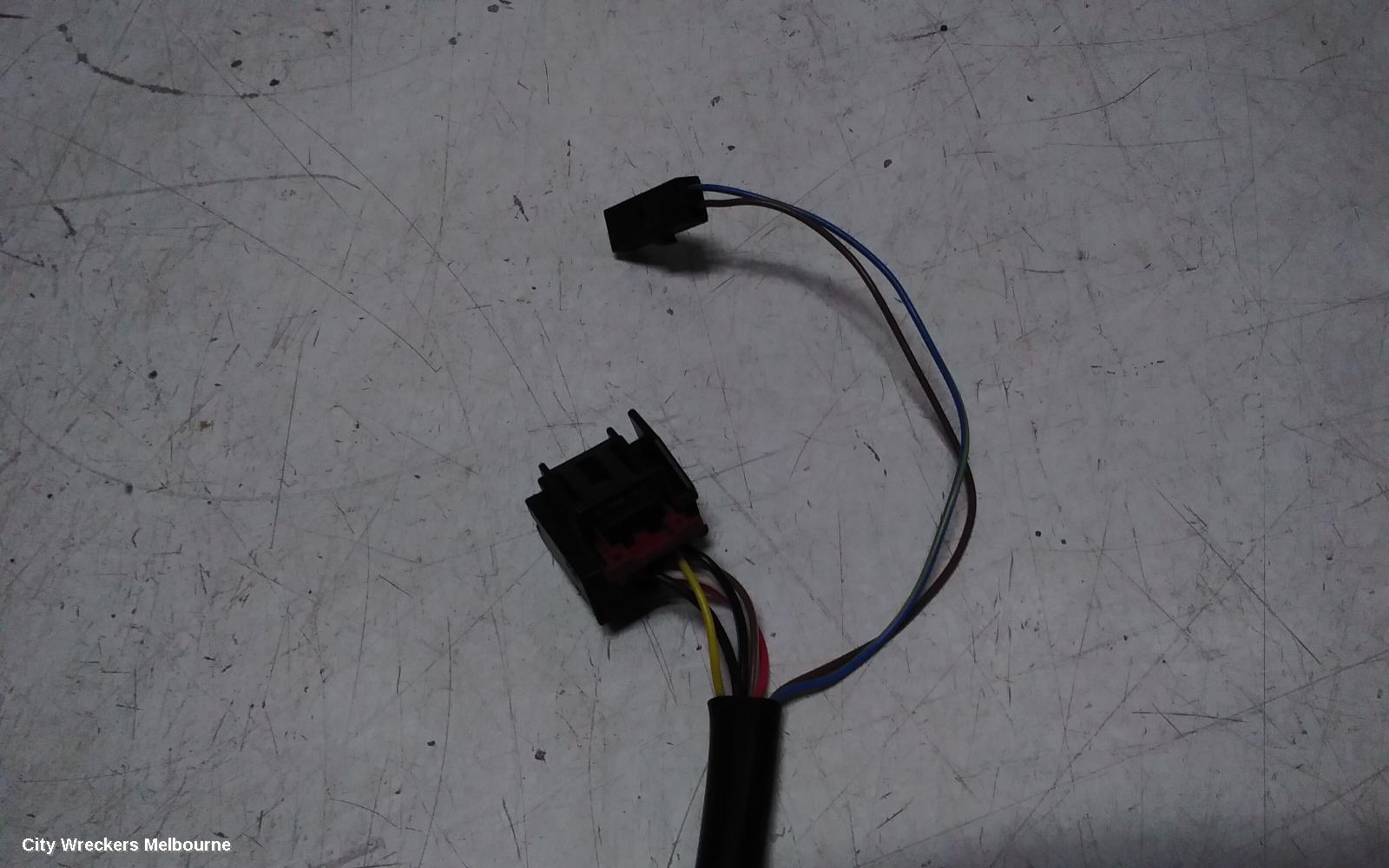 AUDI A4 LEFT DOOR MIRROR, B8 8K, A4, MANUAL FOLD, NO LANE CHANGE ASSIST TYPE, 1 PLUG (6 WIRE), 02/2008 - 05/2009