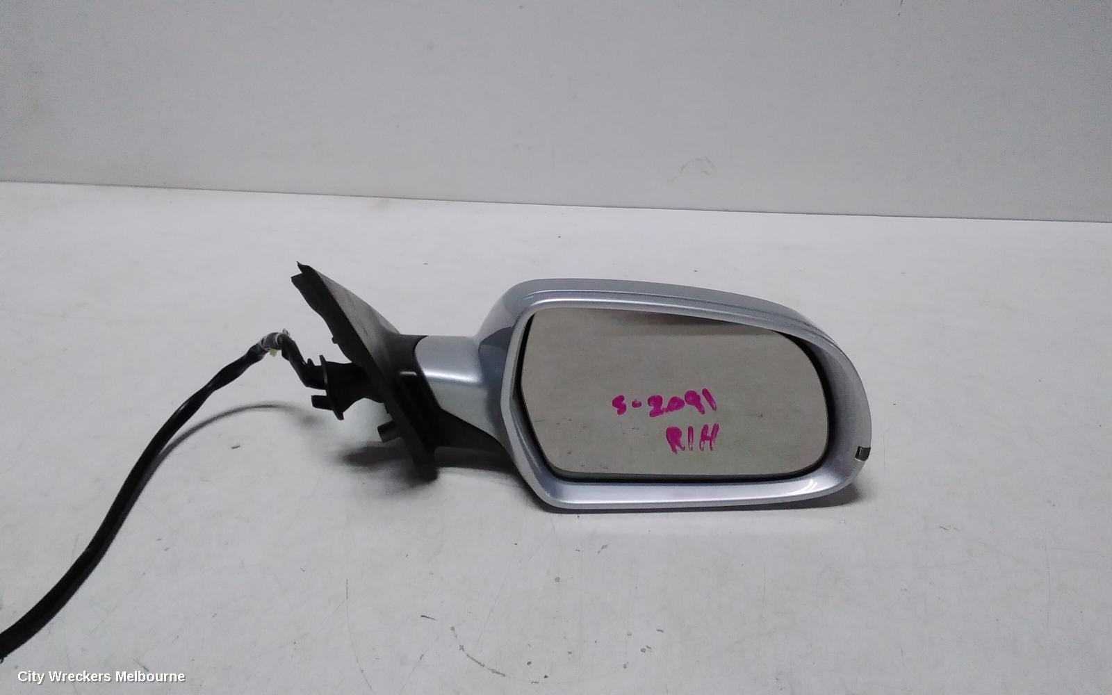 AUDI A4 RIGHT DOOR MIRROR, B8 8K, A4, MANUAL FOLD, NO LANE CHANGE ASSIST TYPE, 1 PLUG (6 WIRE), 02/2008 - 05/2009