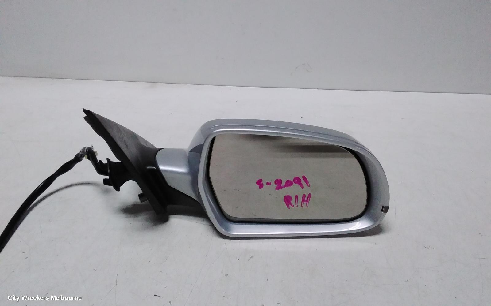 AUDI A4 RIGHT DOOR MIRROR, B8 8K, A4, MANUAL FOLD, NO LANE CHANGE ASSIST TYPE, 1 PLUG (6 WIRE), 02/2008 - 05/2009