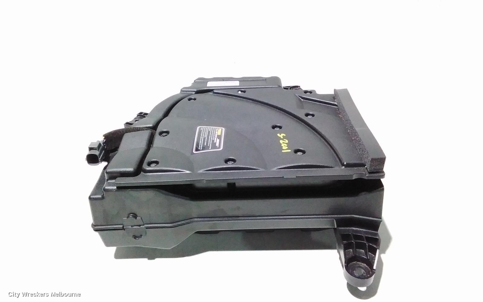 MAZDA CX9 RADIO/CD/DVD/SAT/TV, AMPLIFIER ONLY (ALL BOSE SYSTEM), P/N TD1466960, TB, 12/2007 - 12/2015