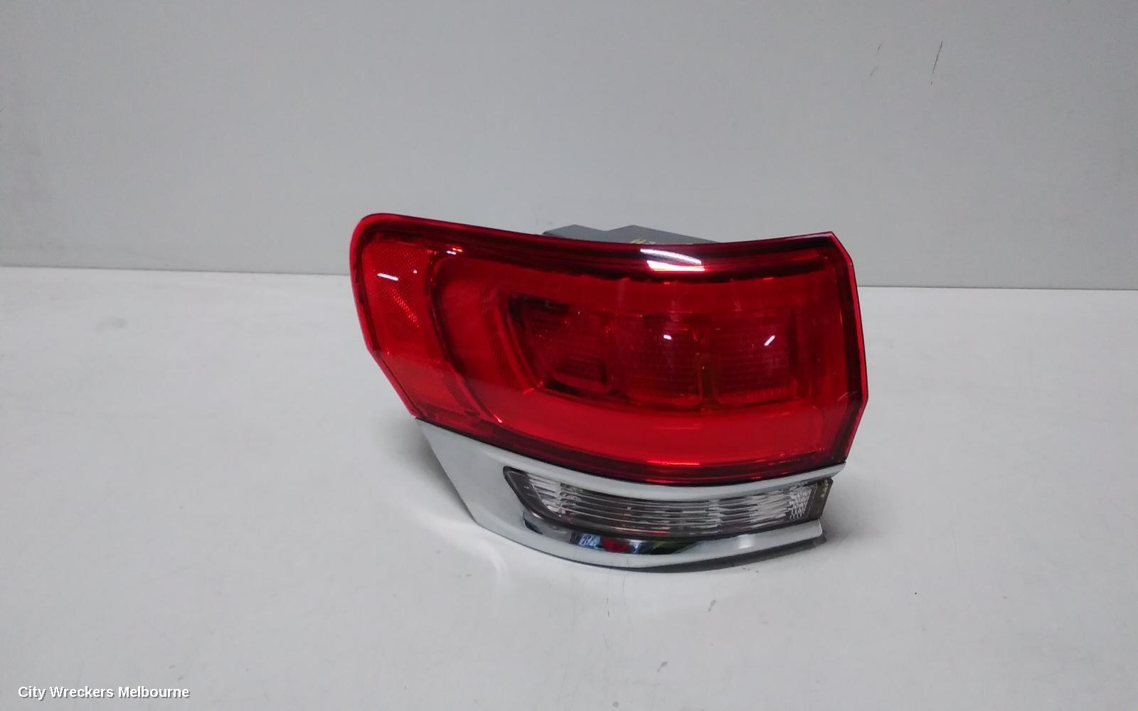 JEEP GRANDCHEROKEE LEFT TAILLIGHT, WK, LAREDO/OVERLAND/LIMITED, W/ CHROME BEZEL, 04/2013 ONWARDS