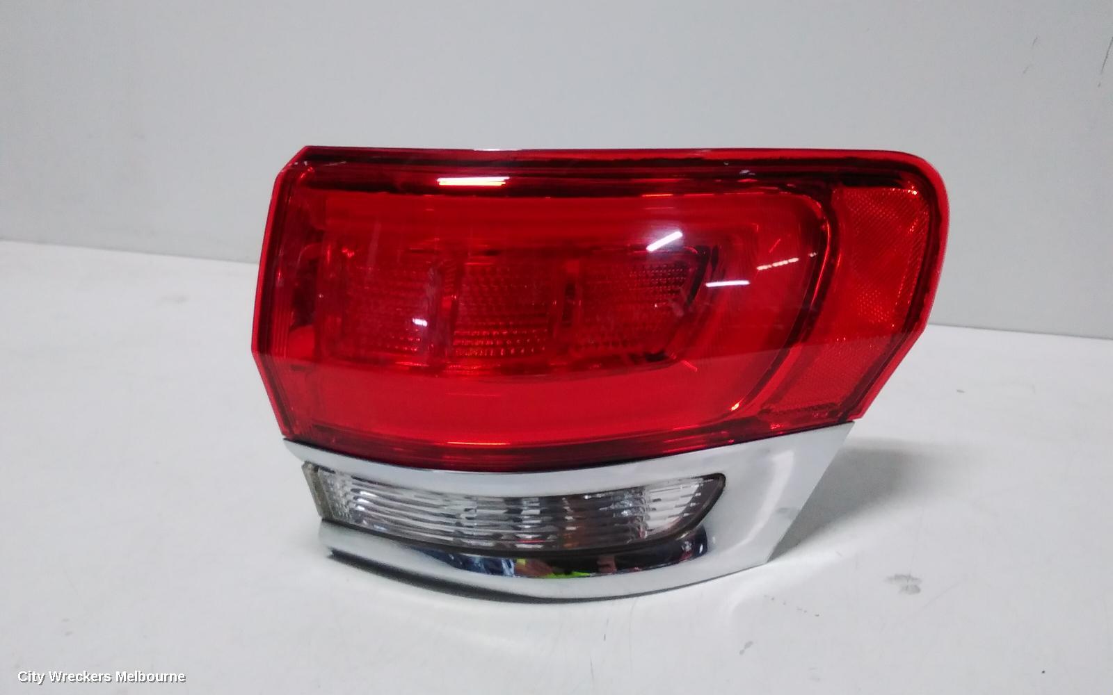 JEEP GRANDCHEROKEE RIGHT TAILLIGHT, WK, LAREDO/OVERLAND/LIMITED, W/ CHROME BEZEL, 04/2013 ONWARDS